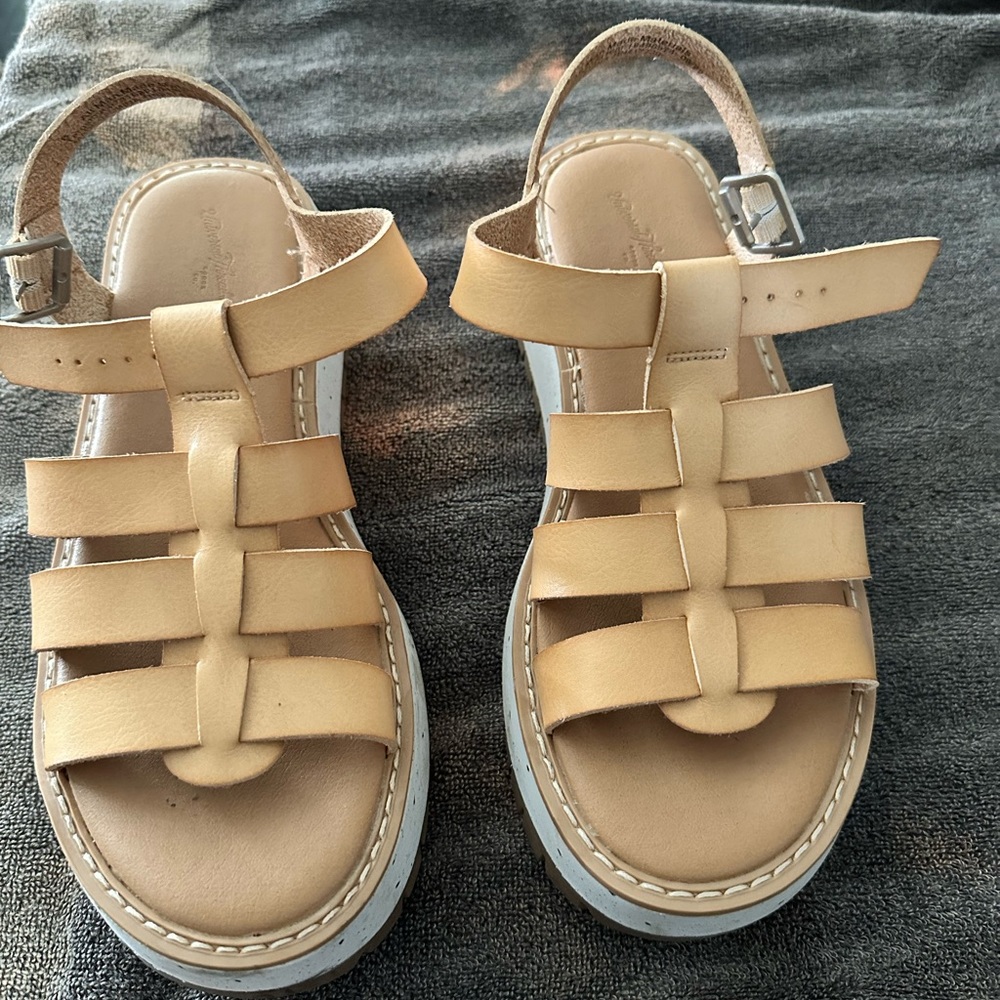 Universal Thread Justine Sandals